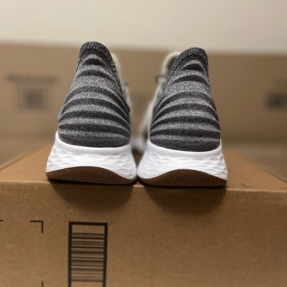 New Balance Women size 11👟 - Picture 4 of 5